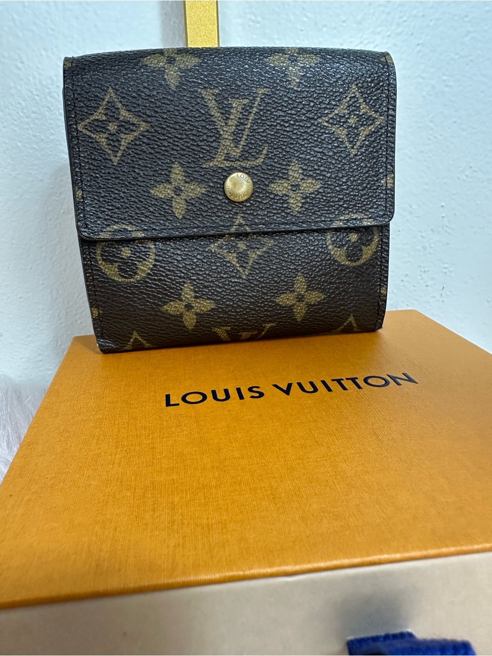 Aurhentic Louis Vuitton Monogram ELISE Compact Wallet
